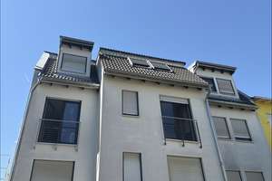 Wunderschöne 4-Zimmer-DG-Wohnung mit Balkon & Stellplatz in MA-Neckarau, Gartennutzung!