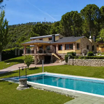 Verkauf Einfamilienhaus in Orusco de Tajuña REES40126