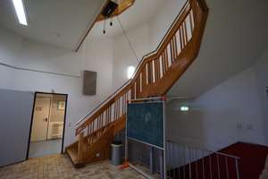 Stilvolles Ensemble aus Schule & Mehrfamilienhaus auf einem großzügigen 4.800 m² Areal. – Die vollständige Adresse der Immobilie erhältst du vom Anbieter., 34134 Niederzwehren, Kassel – Vorschaubild 9