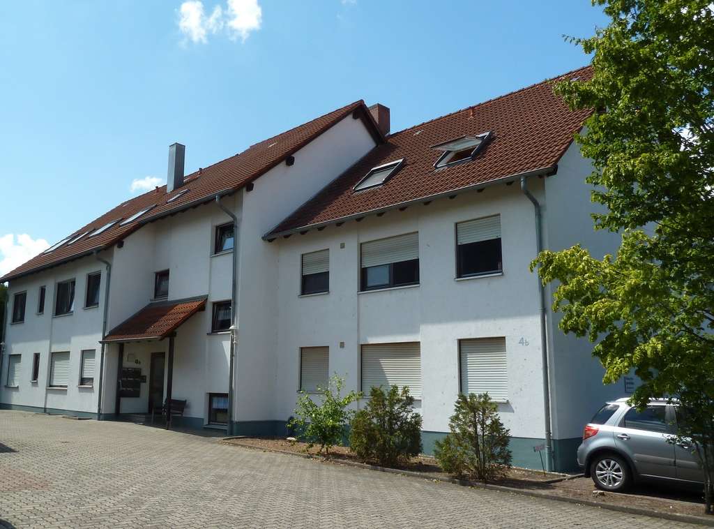 Immobilie in Bellheim - 3,5-Zimmer-Dachgeschosswohnung mit Balkon, Garage & Stellplatz in ruhiger Wohnlage - Bild 0