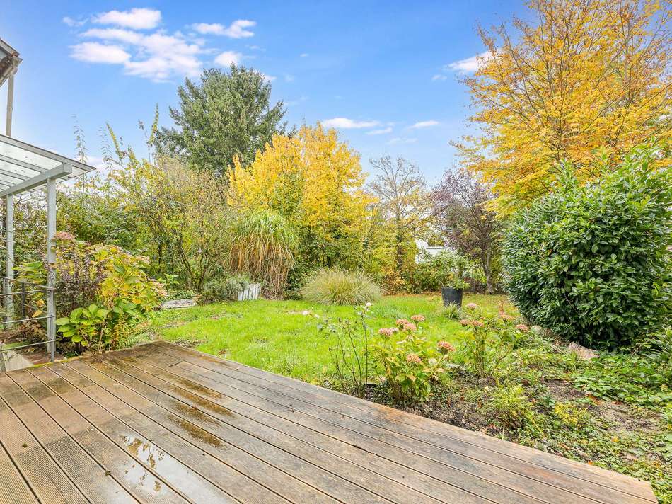 teilüberdachte Terrasse