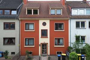Attraktives Mehrfamilienhaus mit Entwicklungspotenzial in Bremen – Kapitalanlage mit 5 Wohneinheiten