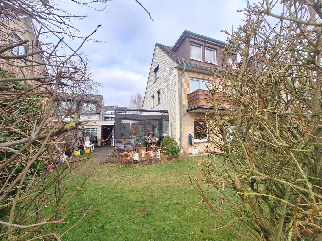 Immobilie in Büsum - Ob Eigenheim oder 3 Ferienwohnungen, hier ist alles möglich - Bild 4