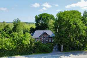 Landhaus mit Einliegerwohnung auf großem Grundstück – Stilvoll saniert – Nordfriesland (Kreis) – Vorschaubild 1