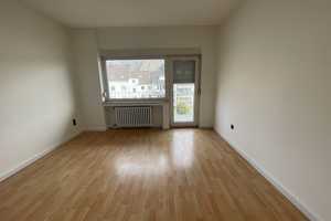 Attraktive 4-Zimmerwohnung mit Balkon in zentraler,ruhiger Lage! WG geeignet! – Klosterstr. XX, 40211 Düsseldorf – Vorschaubild 8