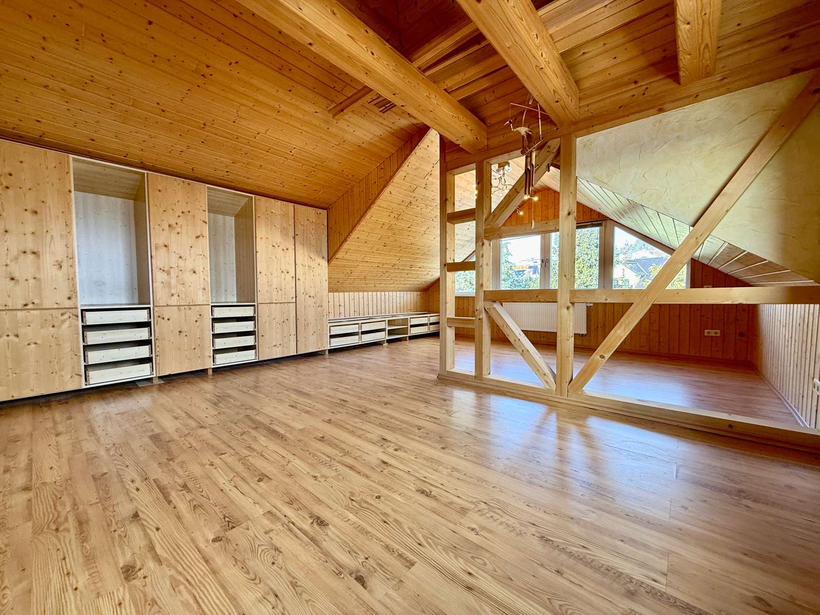 Großzügiges Wohnhaus mit traumhaften Garten in Mönchröden, Coburg Kreis – Bild 2