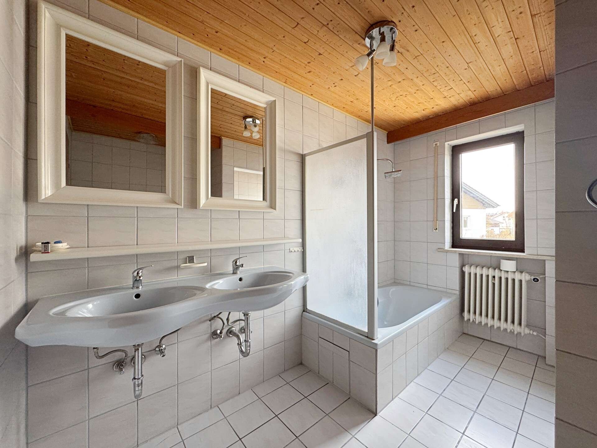 Immobilie in Emmerting - Riesiges Dreifamilienhaus - Perfekt für die ganze Familie, oder als Kapitalanlage - Bild 7