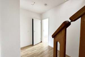 "Traumhafte 3-Zimmer-Maisonette-Wohnung mit 2 Bädern, Balkon und offener Küche" – Lützowstraße 35, 9119 Kappel, Chemnitz – Vorschaubild 3