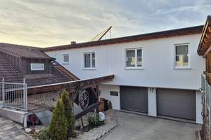 Exklusive 4,5 Zimmer-Wohnung (125 m²) mit Balkon, Stauraum & Panoramablick in Nagold-Lemberg – Uhlandstraße 17, 72202 Nagold – Vorschaubild 2