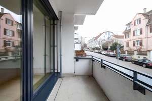 Wohngenuss mit zwei Balkonen: Lichtdurchflutetes Refugium mit Designbad und exklusiver Küche – Maybachstraße 29, 70469 Bahnhof Feuerbach, Stuttgart – Vorschaubild 3