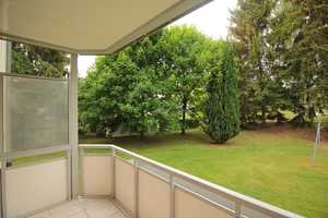 3-Raumwohnung mit Dusche und Fenster im Bad – Sterzelstraße 3, 9117 Chemnitz – Vorschaubild 1