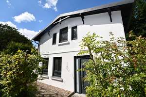 Modernisiertes, einzugsbereites Einfamilienhaus mit großzügigem Schnitt