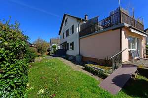 Dreifamilienhaus - Doppelhaushälfte mit Garten: Platz vom Keller bis unter das Dach – Die vollständige Adresse der Immobilie erhältst du vom Anbieter., 79650 Schopfheim – Vorschaubild 4