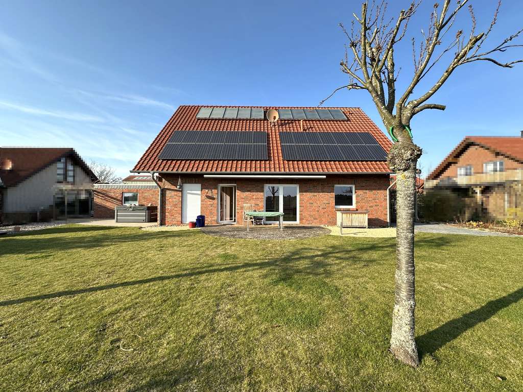 Immobilie in Ribbesbüttel - Gepflegtes Einfamilienhaus am Feldrand von Vollbüttel - Bild 2