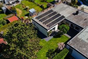 Ankommen und Wohlfühlen: Bungalow mit Gartenparadies und Privatsphäre in Niederkassel – Die vollständige Adresse der Immobilie erhältst du vom Anbieter., 53859 Niederkassel – Vorschaubild 13