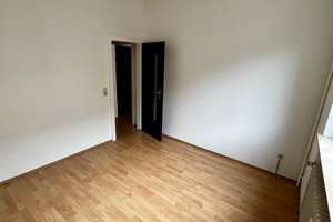Frisch gestrichene 3-Zimmer-Wohnung mit Balkon am Burbacher Markt - provisionsfrei – Burbacher Markt 14, 66115 Burbach, Saarbrücken – Vorschaubild 3