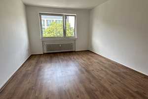 Sanierte 2 Zimmer Wohnung mit Balkon – Roßstr. 57, 40479 Düsseldorf – Vorschaubild 1