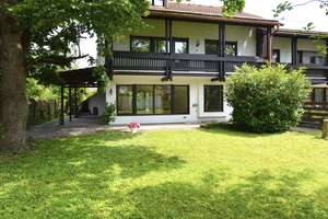 Familientraum! Große DHH mit Kamin & schönem Garten! Gemütliche Abende & herrliche Tage im Freien!
