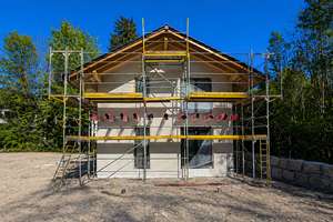 Einfamilienhaus im Bau am Herrenberg – nur wenige Schritte zum Chiemsee – Die vollständige Adresse der Immobilie erhältst du vom Anbieter., 83209 Prien am Chiemsee – Vorschaubild 1