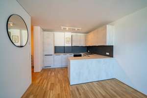 Attraktive 2-Zimmer-Wohnung im 12. Stock mit Weitblick – Die vollständige Adresse der Immobilie erhältst du vom Anbieter., 93051 Großprüfening-Dechbetten-Königswiesen, Regensburg – Vorschaubild 2