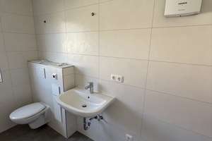 Erstbezug nach Sanierung: ansprechendes 4-Zimmer-Reihenmittelhaus mit Garage in Neutraubling – Die vollständige Adresse der Immobilie erhältst du vom Anbieter., 93073 Neutraubling – Vorschaubild 12