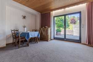 Idyllische Waldrandlage: Bungalow mit großer Doppelgarage auf großem Grundstück mit viel Platz – Hochtaunuskreis – Vorschaubild 7