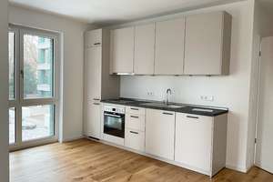 Neubaukomfort: 2 Zimmer mit Glaswand-Loggia, kompakter Schnitt, Einbauküche, Walk-In-Dusche, Aufzug – Hildesheimer Straße 452, 30519 Wülfel, Hannover – Vorschaubild 3