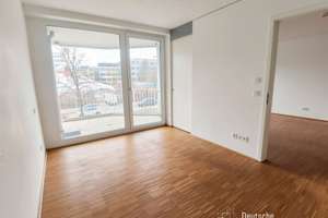 Großzügige 2 Zimmerwohnung mit Einbauküche in zentraler Münchner Lage – Die vollständige Adresse der Immobilie erhältst du vom Anbieter., 80686 Land in Sonne, München – Vorschaubild 5