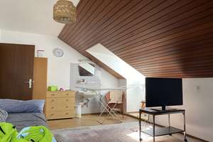Zweifamilienhaus mit großzügigem Hallenanbau und eigenem Wellnessbereich – Die vollständige Adresse der Immobilie erhältst du vom Anbieter., 78669 Wellendingen – Vorschaubild 25