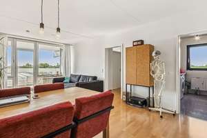 Sonnige 3-Zimmer-Wohnung mit großem Westbalkon in zentraler Lage von Köln-Riehl – Die vollständige Adresse der Immobilie erhältst du vom Anbieter., 50735 Riehl, Köln – Vorschaubild 4