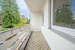 Bezugsfrei, saniert: Attraktive Balkon-Wohnung in Zehlendorf | provisionsfrei – Kunzendorfstraße 2, 14165 Zehlendorf, Berlin – Vorschaubild 2