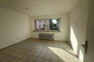 *** renovierte 3 Zimmer-Wohnung im EG mit Garage und großem Garten - gute BAB Anbindung *** – Asdonkstraße 40, 41066 Bettrath-Hoven, Mönchengladbach – Vorschaubild 2