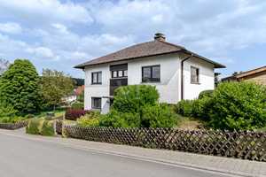 Familienfreundliches Mehrgenerationenhaus mit großem Garten, Doppelcarport & viel Potential! – Hochtaunuskreis – Vorschaubild 16