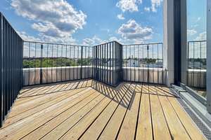 "OBEN ANGEKOMMEN": Sonnige & ruhige Penthouse-Wohnung mit Aufzug, Weitblick und modernem Wohnkomfort – Die vollständige Adresse der Immobilie erhältst du vom Anbieter., 81369 Mittersendling, München – Vorschaubild 5