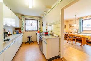 Charmante, modernisierungsbedürftige DHH mit Garage und schönem Garten in gefragter Lage in Erlangen – Die vollständige Adresse der Immobilie erhältst du vom Anbieter., 91052 Buckenhofer Siedlung, Erlangen – Vorschaubild 6