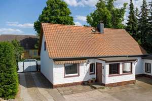 16-fach im Soll - Investmentgelegenheit: Drei-Seiten-Hof mit Werkstatt, EFH und 5 Wohnungen