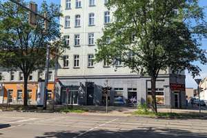 Frisch renovierte 3-Raum-Altbauwohnung in gepflegtem Haus mit Fahrstuhl!