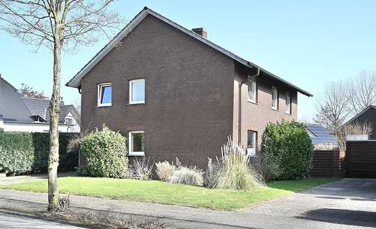 Großes Einfamilienhaus mit großer Garage und Vollkeller in Dülmen provisionsfrei zu verkaufen!