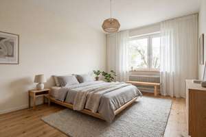 Bezugsfrei in Marienfelde! Helle 2,5-Zimmer-Wohnung mit Balkon & Aufzug in grüner Wohnanlage – Die vollständige Adresse der Immobilie erhältst du vom Anbieter., 12277 Marienfelde, Berlin – Vorschaubild 2