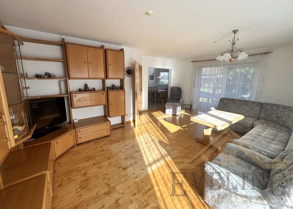 Immobilie in Grasbrunn - Charmantes 3-Familienhaus mit freier Einheit in Grasbrunn  – Kapitalanlage & Eigennutzung möglich - Bild 1