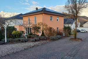 von Privat: Modernes EFH für Gartenfreunde in Bad Münster am Stein-Ebernburg, Nähe Bad Kreuznach – Die vollständige Adresse der Immobilie erhältst du vom Anbieter., 55583 Bad Münster am Stein-Ebernburg – Vorschaubild 2