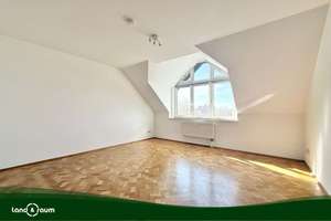 Helle Dachgeschosswohnung zum Einziehen und Wohlfühlen