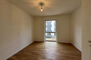 KfW 40-Neubau-Wohnung mit EBK, Südbalkon, Echtholzparkett, Fahrstuhl, Tiefgarage – Berringerstraße 36, 18146 Dierkow-Neu, Rostock – Vorschaubild 4