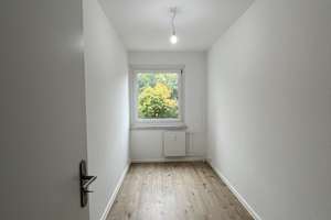 Modernes Bad! 3-Zimmer-Wohnung mit EBK und TV geschenkt! – Wolgograder Allee 62, 9123 Hutholz, Chemnitz – Vorschaubild 14