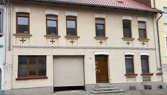 Bild von Vielseitiges Mehrfamilienhaus mit Hinterhaus und Entwicklungspotenzial