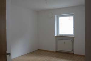 Ruhige  2-Zi Whg mit Balkon im Grünen – Die vollständige Adresse der Immobilie erhältst du vom Anbieter., 81827 Waldtrudering, München – Vorschaubild 7