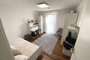 Moderne, top energetische und neuwertige 3-Zimmer Wohnung mit TG-Stellplatz in Neu-Ulm – Die vollständige Adresse der Immobilie erhältst du vom Anbieter., 89231 Neu-Ulm – Vorschaubild 7
