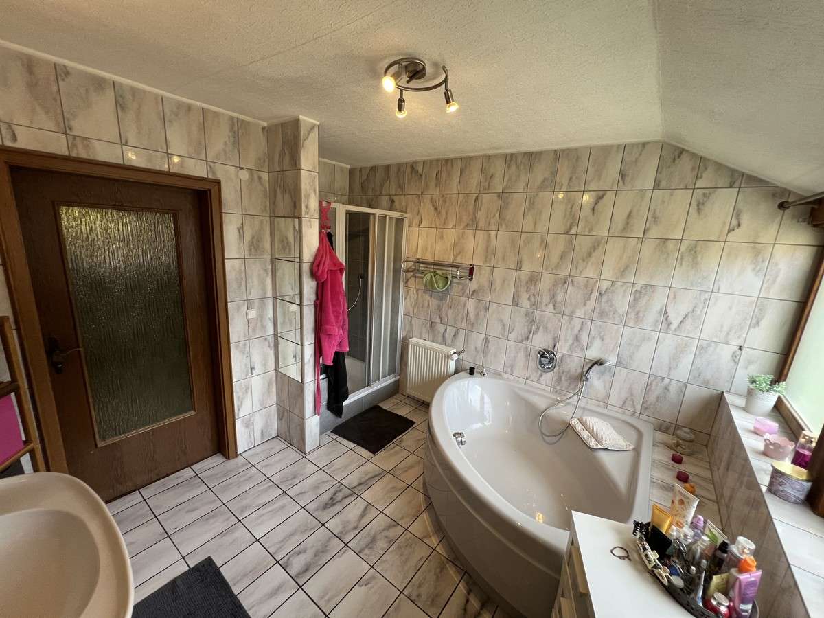 Immobilie in Hüllhorst - Idyllisches Mehrfamilien- / Mehrgenerationenhaus - Bild 5