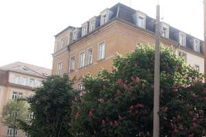 RICHTIG WOHLFÜHLEN IN RUHIGER LAGE! 2 ZIMMER IM 2.OG