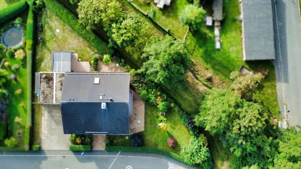 Immobilie in Bad Lobenstein - Ein gemütliches Zuhause für die ganze Familie in wunderschöner Landschaft
 - Bild 2